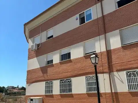 Maisonette zur Miete in Calle Malacuera, 36, Torrelaguna Außenansicht von Maisonette zur Miete in Torrelaguna mit Klimaanlage