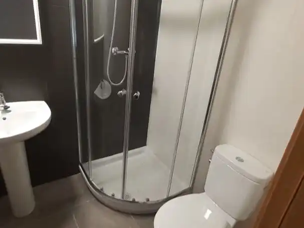 Flat for rent in Avenida Camp de Morvedre, 111, Ciutat del Transport - La Salera Bathroom of Flat for rent in Castellón de la Plana / Castelló de la Plana with Air Conditioner, Heating and Private garden
