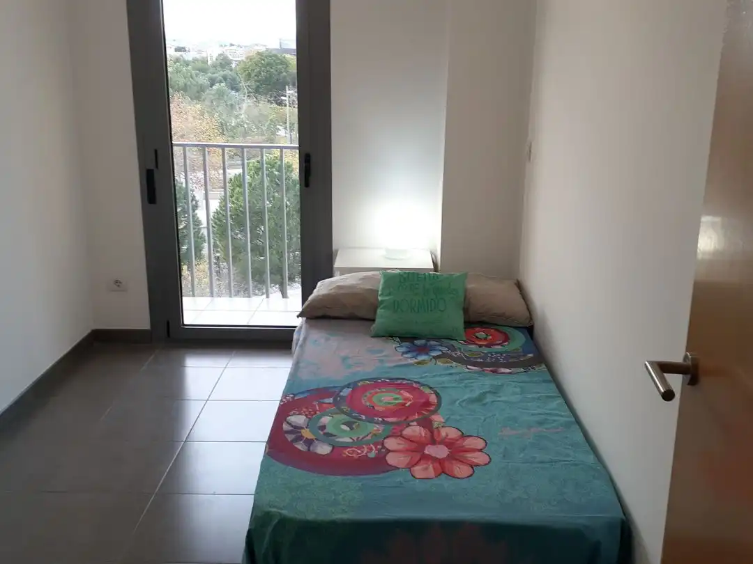 Flat for rent in Avenida Camp de Morvedre, 111, Ciutat del Transport - La Salera Bedroom of Flat for rent in Castellón de la Plana / Castelló de la Plana with Air Conditioner, Heating and Private garden