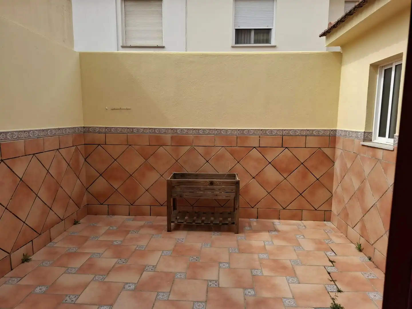 Terrassa de Casa adosada en venda en Dos Hermanas amb Aire condicionat i Piscina