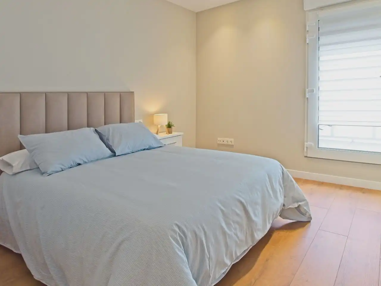 Planta baixa de lloguer a Calle Luis García Zurdo, 6, San Mamés - La Palomera Dormitori de Planta baixa de lloguer en León Capital amb Calefacció, Parquet i Terrassa