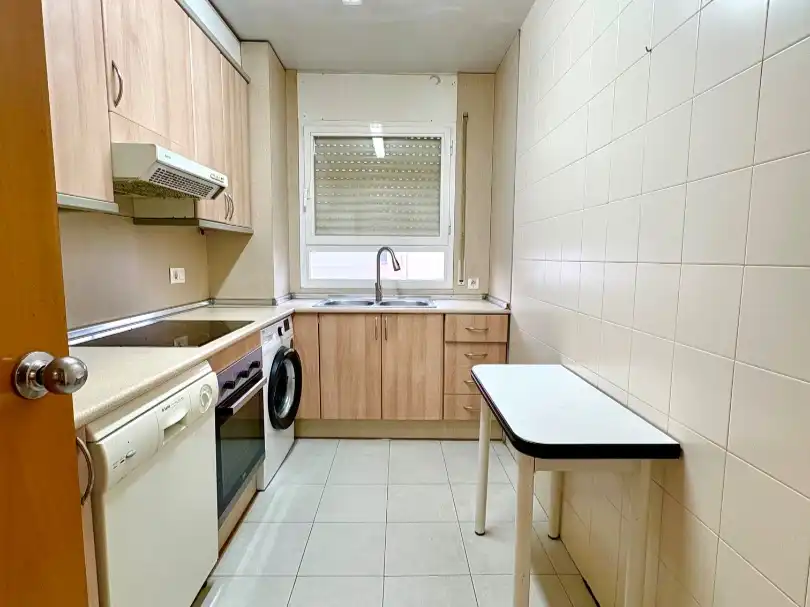 Wohnung zum Verkauf in Passatge Dels Pirineus, 70, Les Arenes - La Grípia Can Montllor Küche von Wohnung zum Verkauf in Terrassa mit Klimaanlage