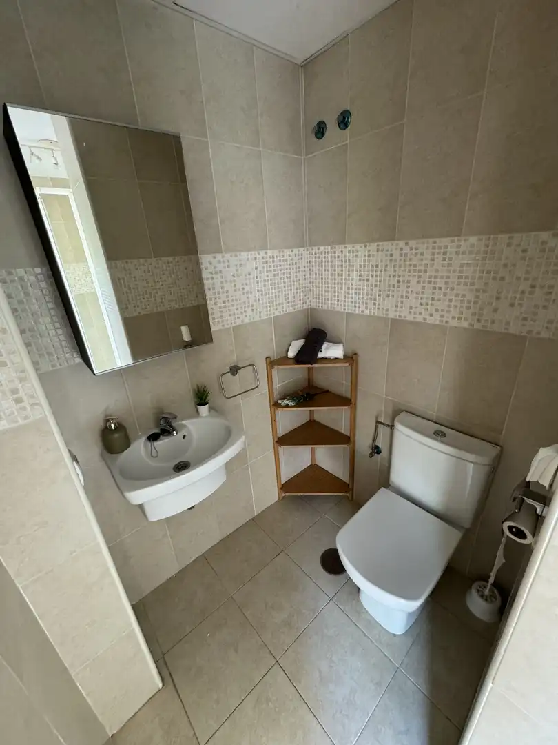 Flat for rent in Calle Fuente Nueva, 28, Bajadilla - Fuente Nueva Bathroom of Flat for rent in Algeciras with Terrace, Furnished and Balcony