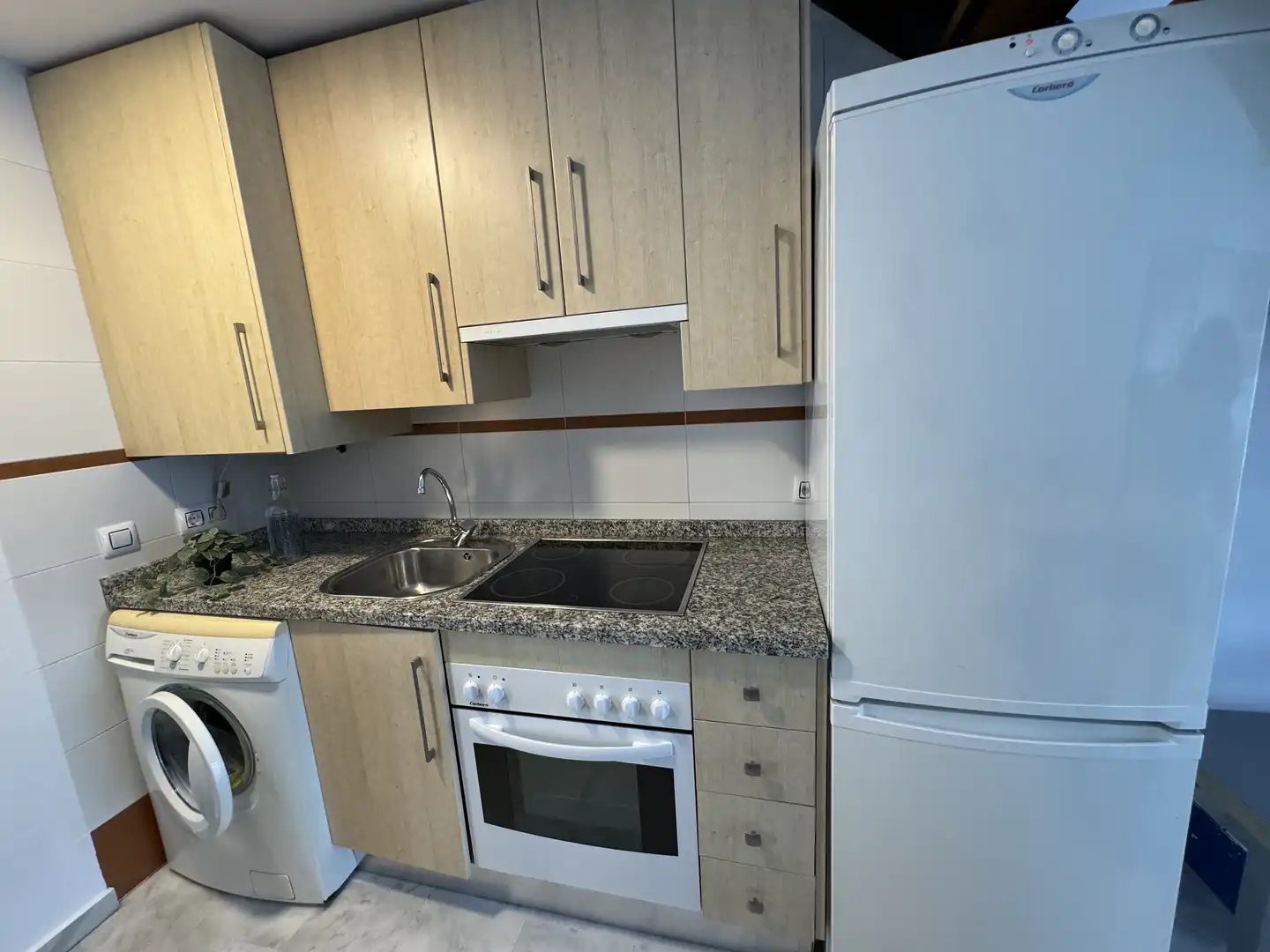 Flat for rent in Calle Fuente Nueva, 28, Bajadilla - Fuente Nueva Kitchen of Flat for rent in Algeciras with Terrace, Furnished and Balcony