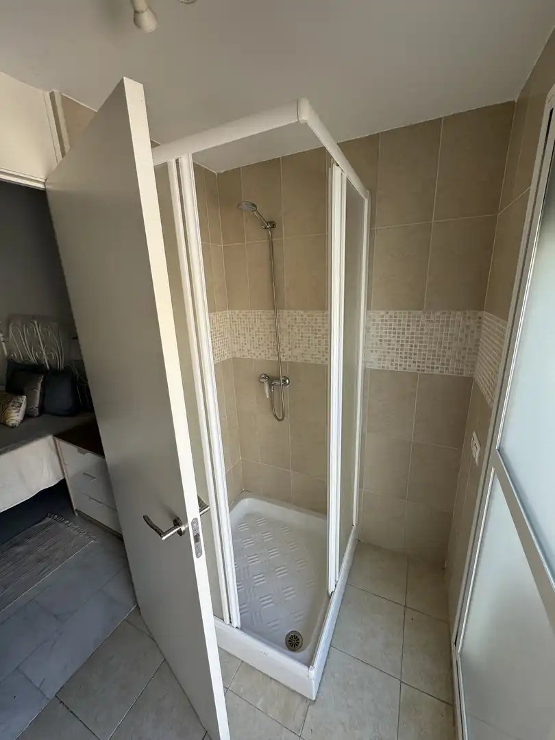 Flat for rent in Calle Fuente Nueva, 28, Bajadilla - Fuente Nueva Bathroom of Flat for rent in Algeciras with Terrace, Furnished and Balcony
