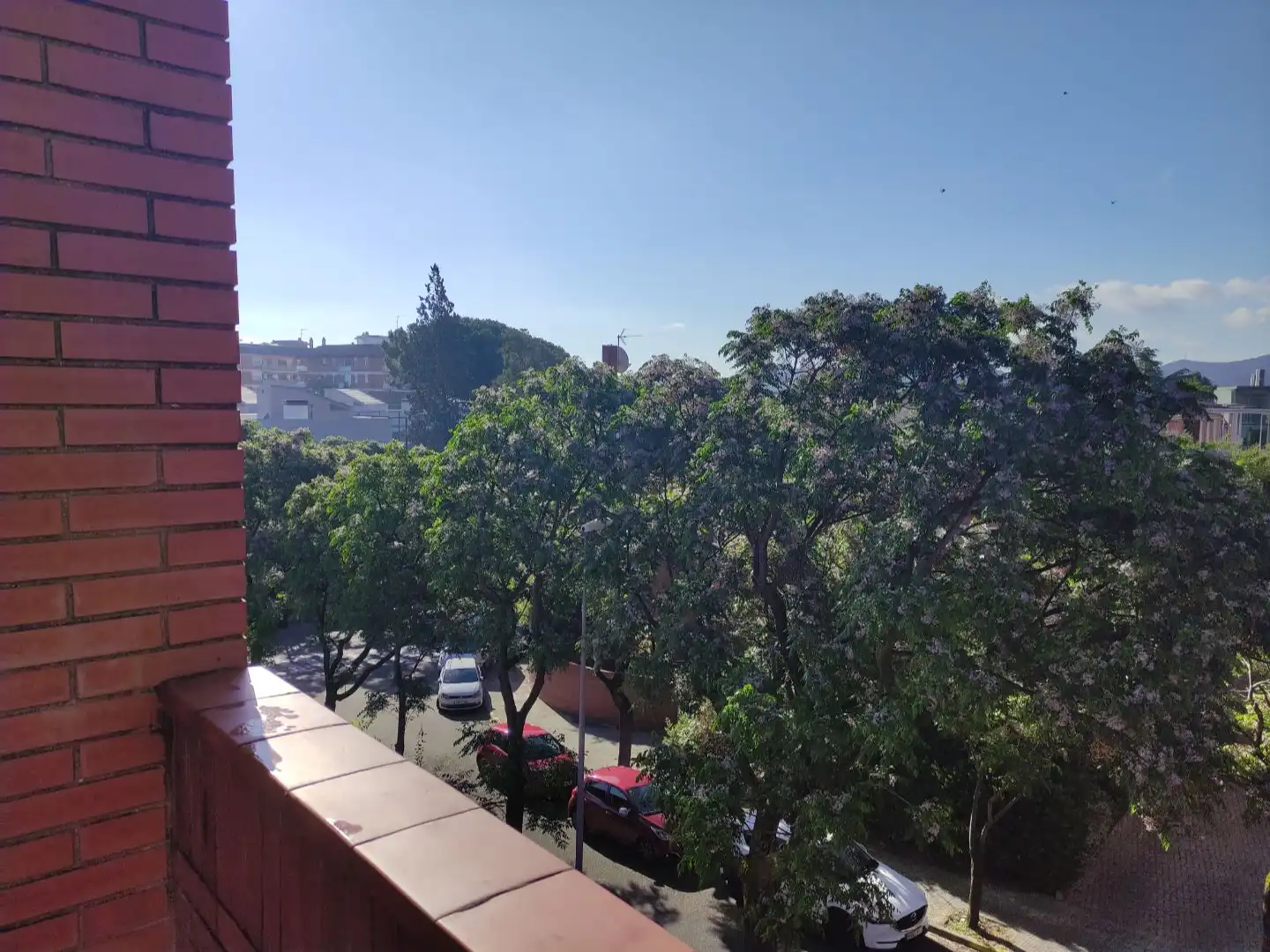 Casa adosada en venda a Carrer de Les Vinyes, 3, Cerdanyola del Vallès Vista exterior de Casa adosada en venda en Cerdanyola del Vallès amb Terrassa i Balcó