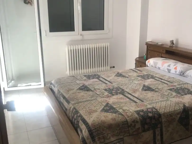 Casa adosada en venda a Carrer de Les Vinyes, 3, Cerdanyola del Vallès Dormitori de Casa adosada en venda en Cerdanyola del Vallès amb Terrassa i Balcó