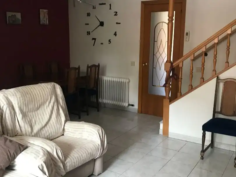 Casa adosada en venda a Carrer de Les Vinyes, 3, Cerdanyola del Vallès Casa adosada en venda en Cerdanyola del Vallès amb Terrassa i Balcó