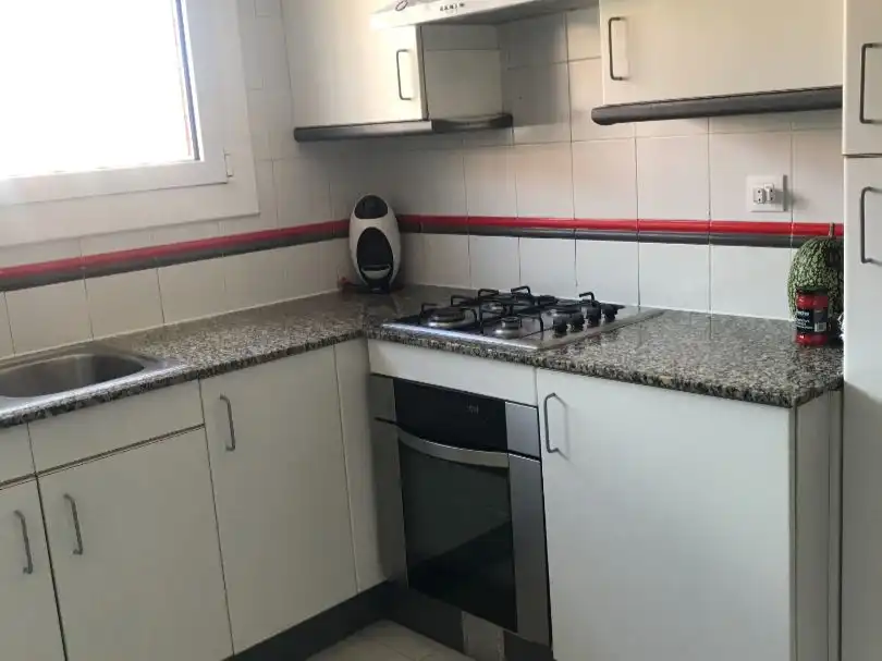 Casa adosada en venda a Carrer de Les Vinyes, 3, Cerdanyola del Vallès Cuina de Casa adosada en venda en Cerdanyola del Vallès amb Terrassa i Balcó
