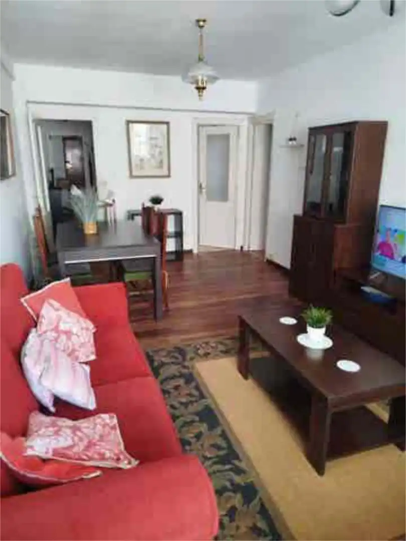 Piso de alquiler en Ensanche Sala de estar de Piso de alquiler en A Coruña Capital con Calefacción, Terraza y Amueblado