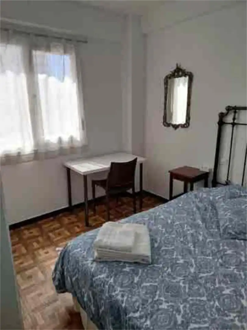 Piso de alquiler en Ensanche Habitación de Piso de alquiler en A Coruña Capital con Calefacción, Terraza y Amueblado