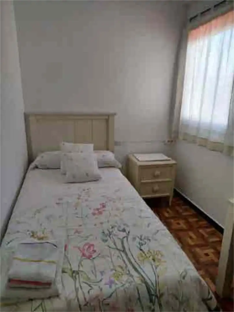 Piso de alquiler en Ensanche Habitación de Piso de alquiler en A Coruña Capital con Calefacción, Terraza y Amueblado