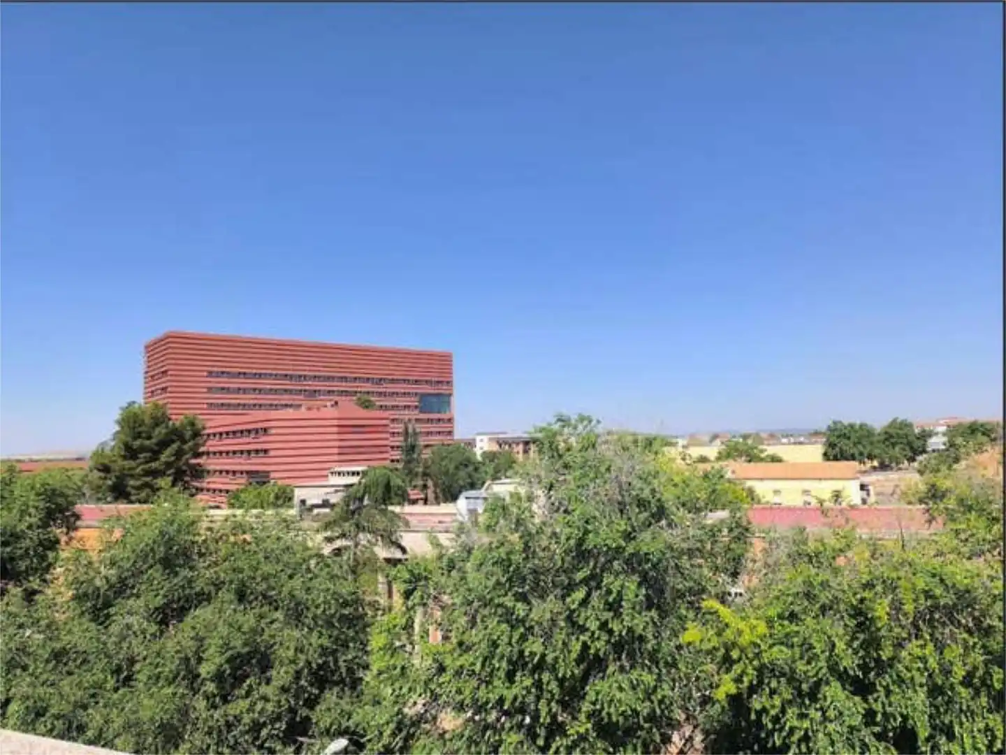 Außenansicht von Wohnung zur Miete in Ciudad Real mit Heizung, Terrasse und Abstellraum