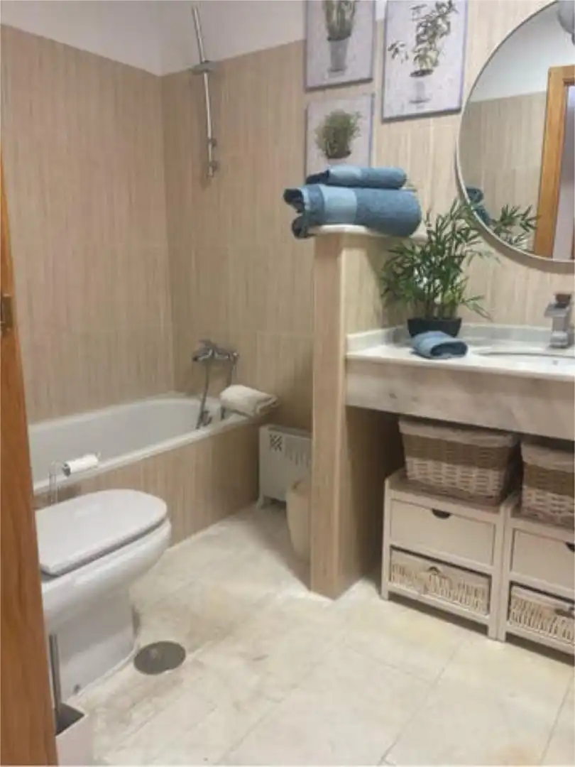 Apartamento en venta en Almodóvar del Río Baño de Apartamento en venta en Almodóvar del Río con Calefacción, Jardín privado y Terraza