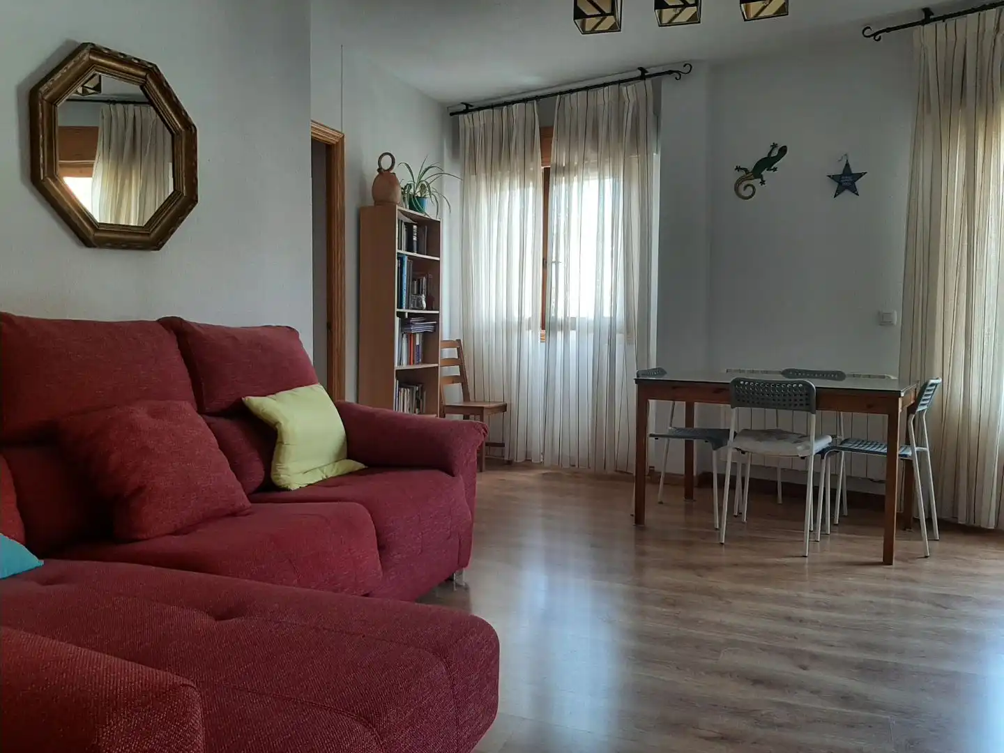 Living room of Flat for share in Manzanares El Real  with Heating, Parquet flooring and Furnished