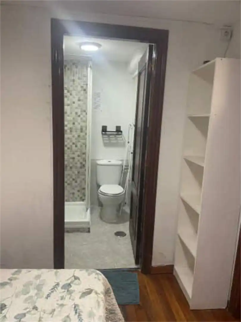 Baño de Piso de alquiler en Vigo  con Amueblado