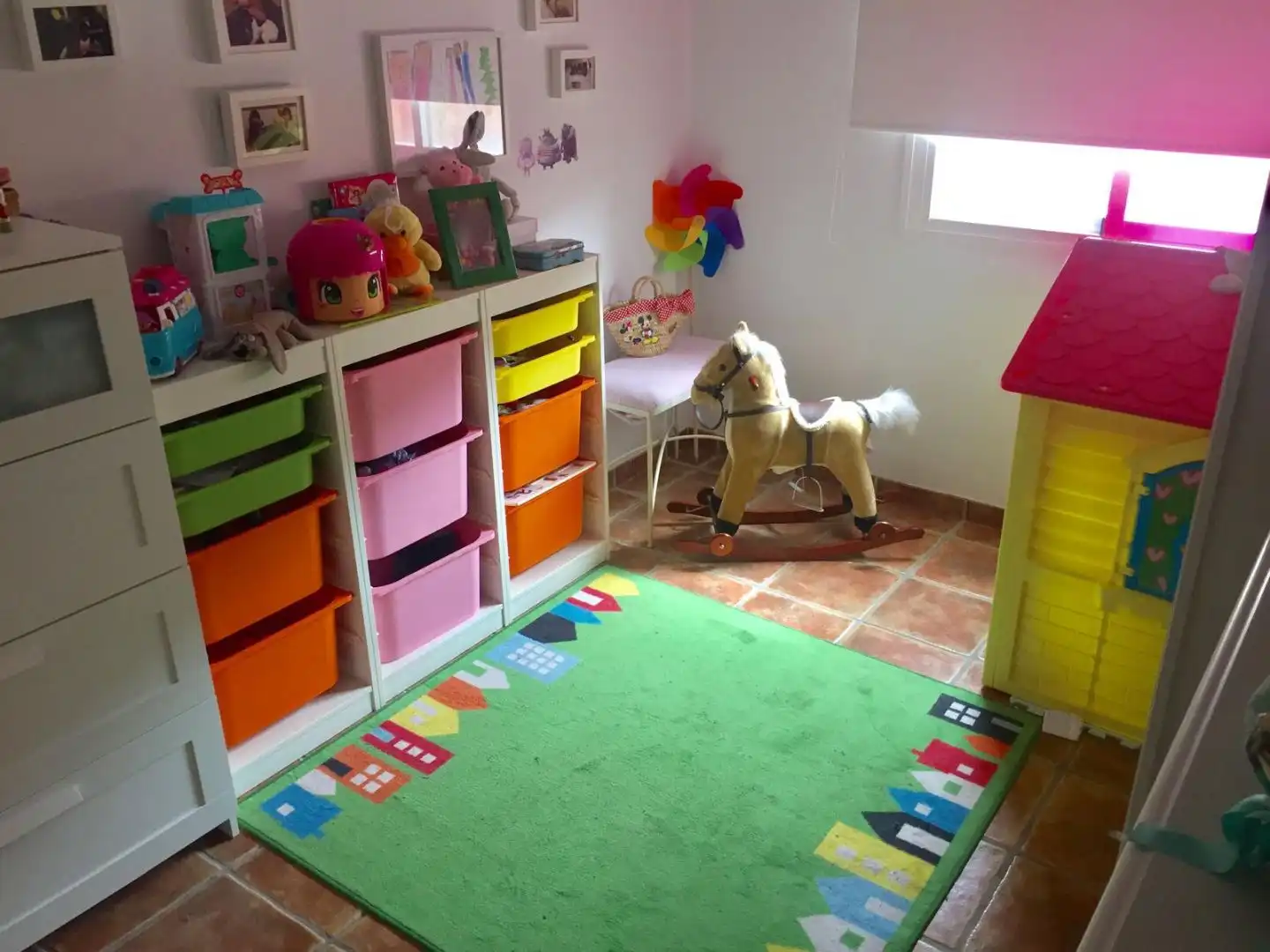 Einfamilien-Reihenhaus zum Verkauf in Pasaje Santa Margarita, 4, Huerta Fava - Santiago Schlafzimmer von Einfamilien-Reihenhaus zum Verkauf in La Línea de la Concepción mit Klimaanlage, Terrasse und Möbliert