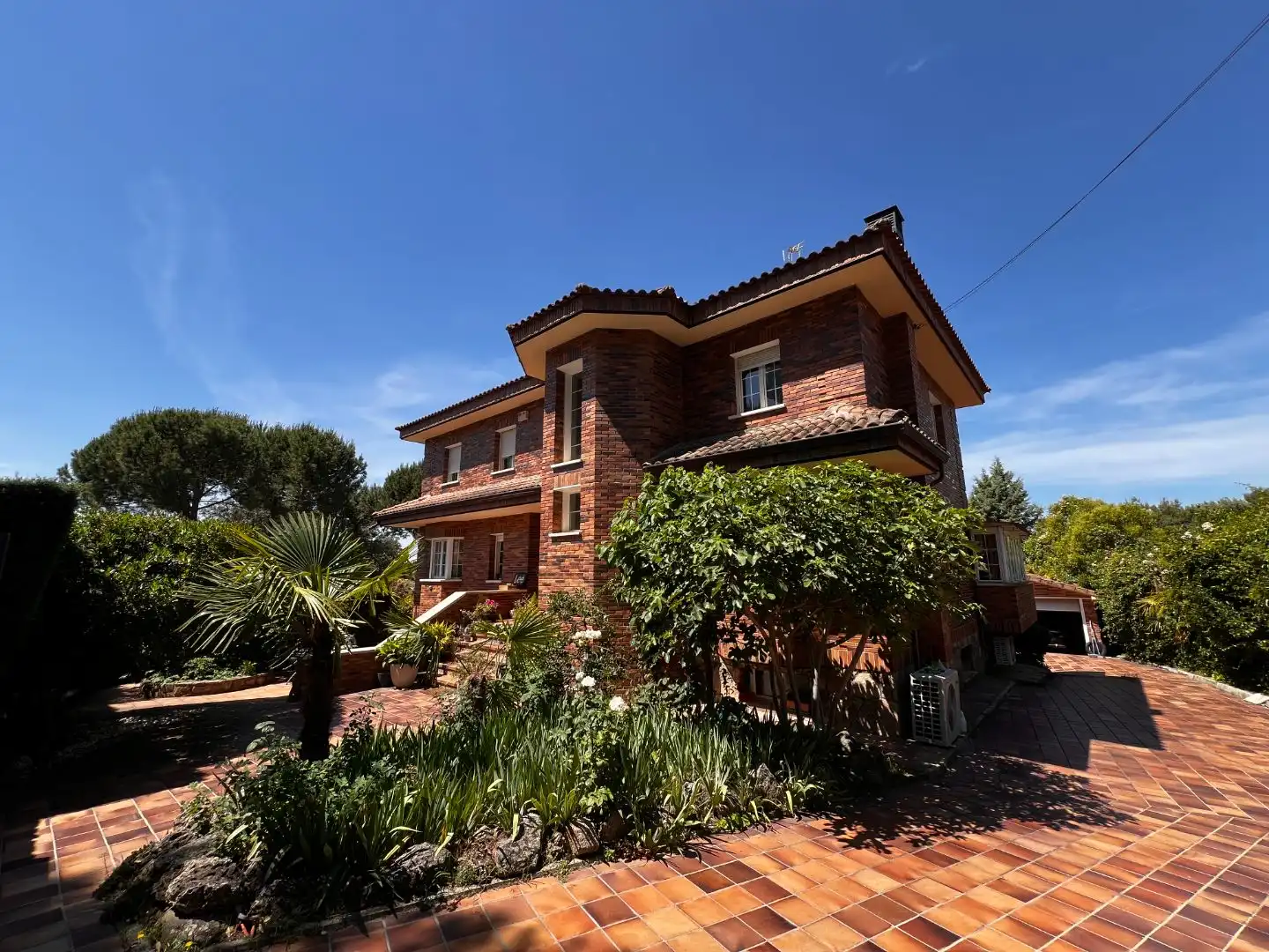 Piso en venta en Calle Gargaliga, 2, El Bosque Vista exterior de Piso en venta en Villaviciosa de Odón con Aire acondicionado, Terraza y Piscina