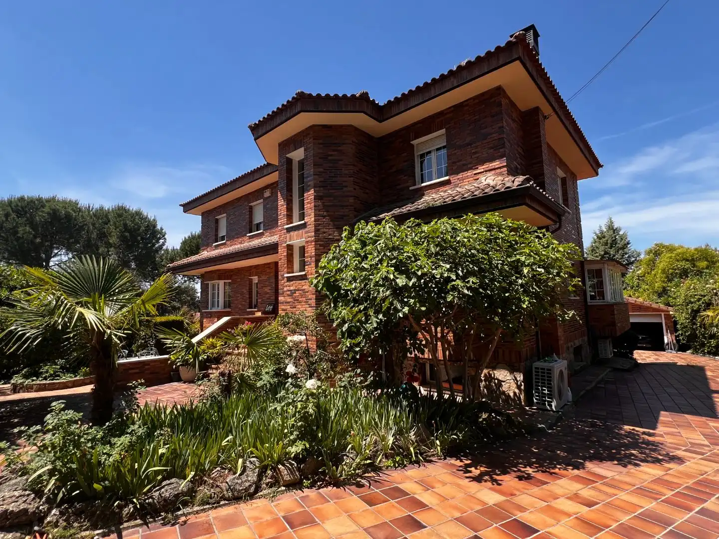 Piso en venta en Calle Gargaliga, 2, El Bosque Vista exterior de Piso en venta en Villaviciosa de Odón con Aire acondicionado, Terraza y Piscina