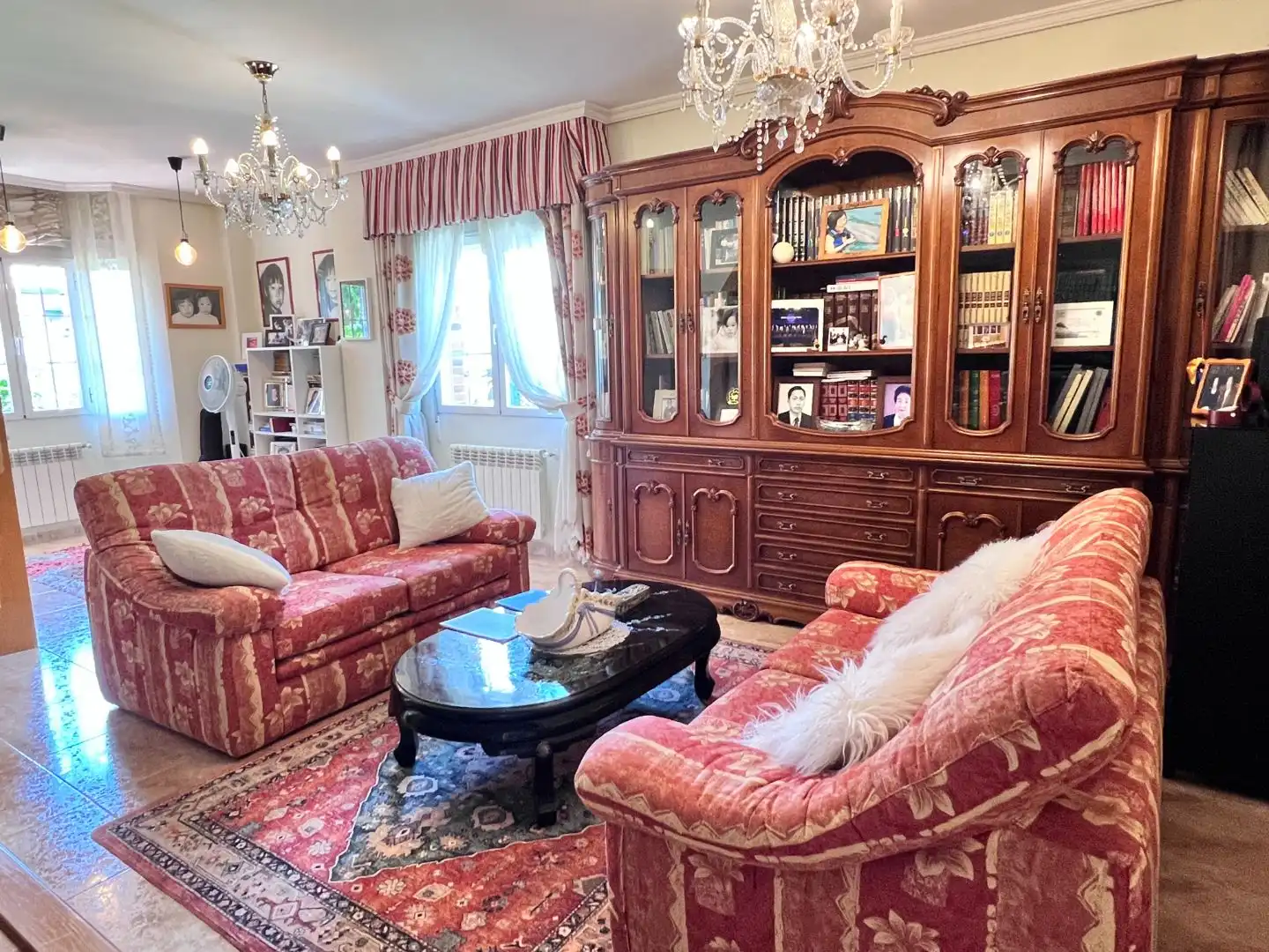 Piso en venta en Calle Gargaliga, 2, El Bosque Sala de estar de Piso en venta en Villaviciosa de Odón con Aire acondicionado, Terraza y Piscina