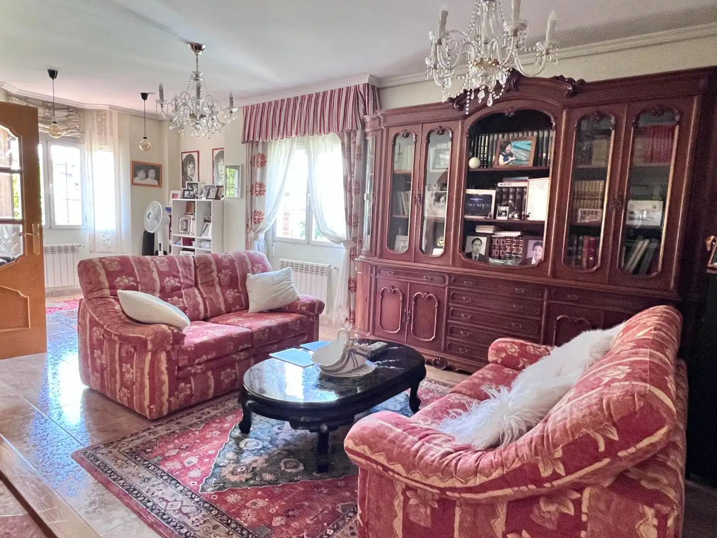 Piso en venta en Calle Gargaliga, 2, El Bosque Sala de estar de Piso en venta en Villaviciosa de Odón con Aire acondicionado, Terraza y Piscina