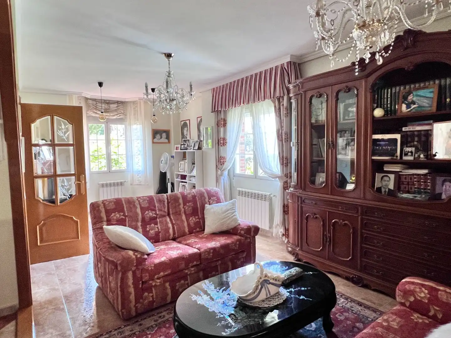 Piso en venta en Calle Gargaliga, 2, El Bosque Sala de estar de Piso en venta en Villaviciosa de Odón con Aire acondicionado, Terraza y Piscina