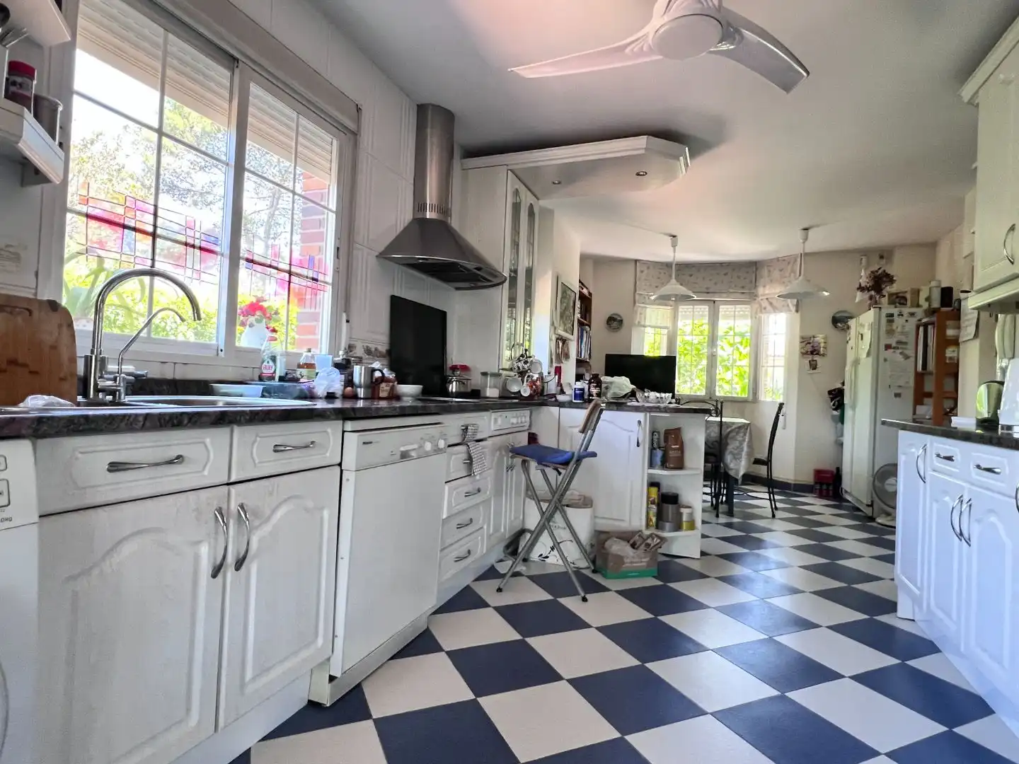 Piso en venta en Calle Gargaliga, 2, El Bosque Cocina de Piso en venta en Villaviciosa de Odón con Aire acondicionado, Terraza y Piscina