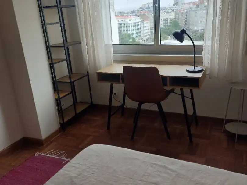 Habitación de Piso de alquiler en A Coruña Capital  con Calefacción, Parquet y Amueblado