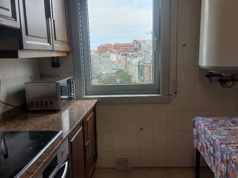 Cocina de Piso de alquiler en A Coruña Capital  con Calefacción, Parquet y Amueblado