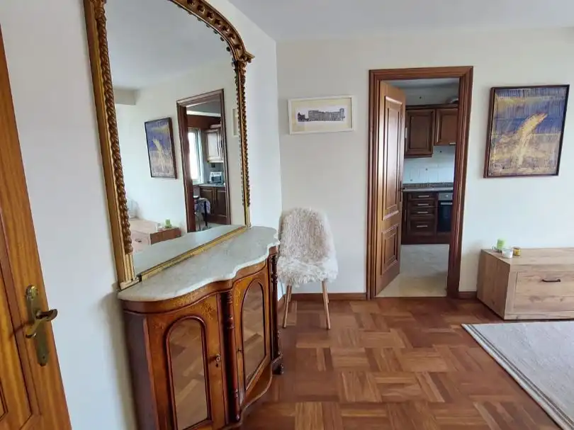 Piso de alquiler en A Coruña Capital  con Calefacción, Parquet y Amueblado