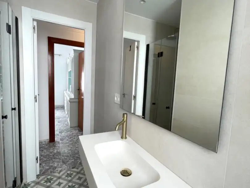 Flat for sale in Calle de Toledo, 30, Ciudad Jardín - Parque Roma Bathroom of Flat for sale in Zaragoza Capital
