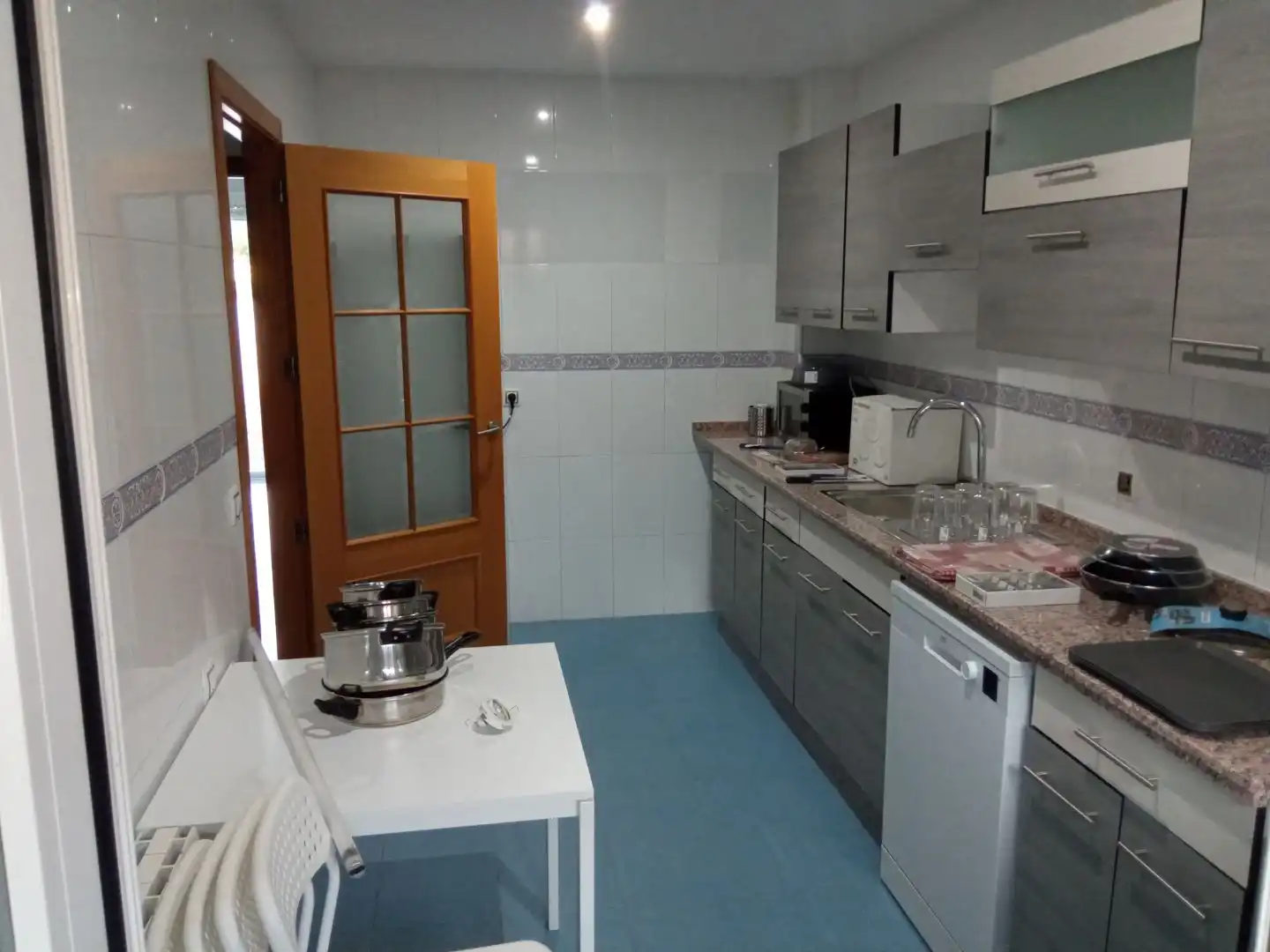 Dúplex de alquiler en Calle Beatriz de Pacheco, 20, Talavera la Real Cocina de Dúplex de alquiler en Talavera la Real con Aire acondicionado, Calefacción y Jardín privado