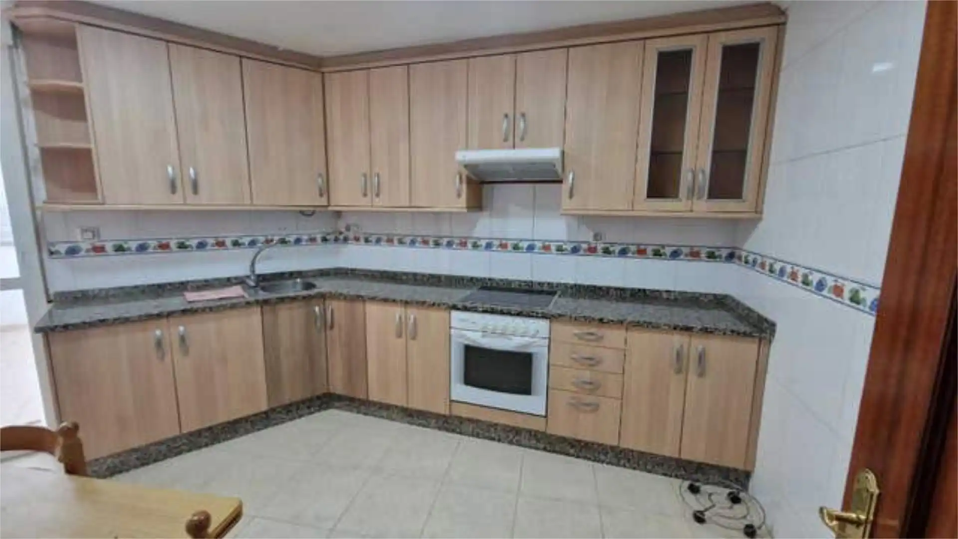 Flat for rent in Mariñamansa Kitchen of Flat for rent in Ourense Capital with Heating and Furnished