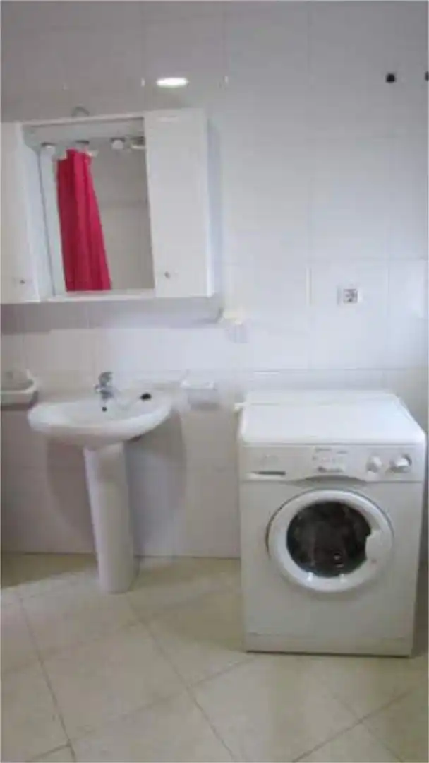 Flat for rent in Mariñamansa Bathroom of Flat for rent in Ourense Capital with Heating and Furnished