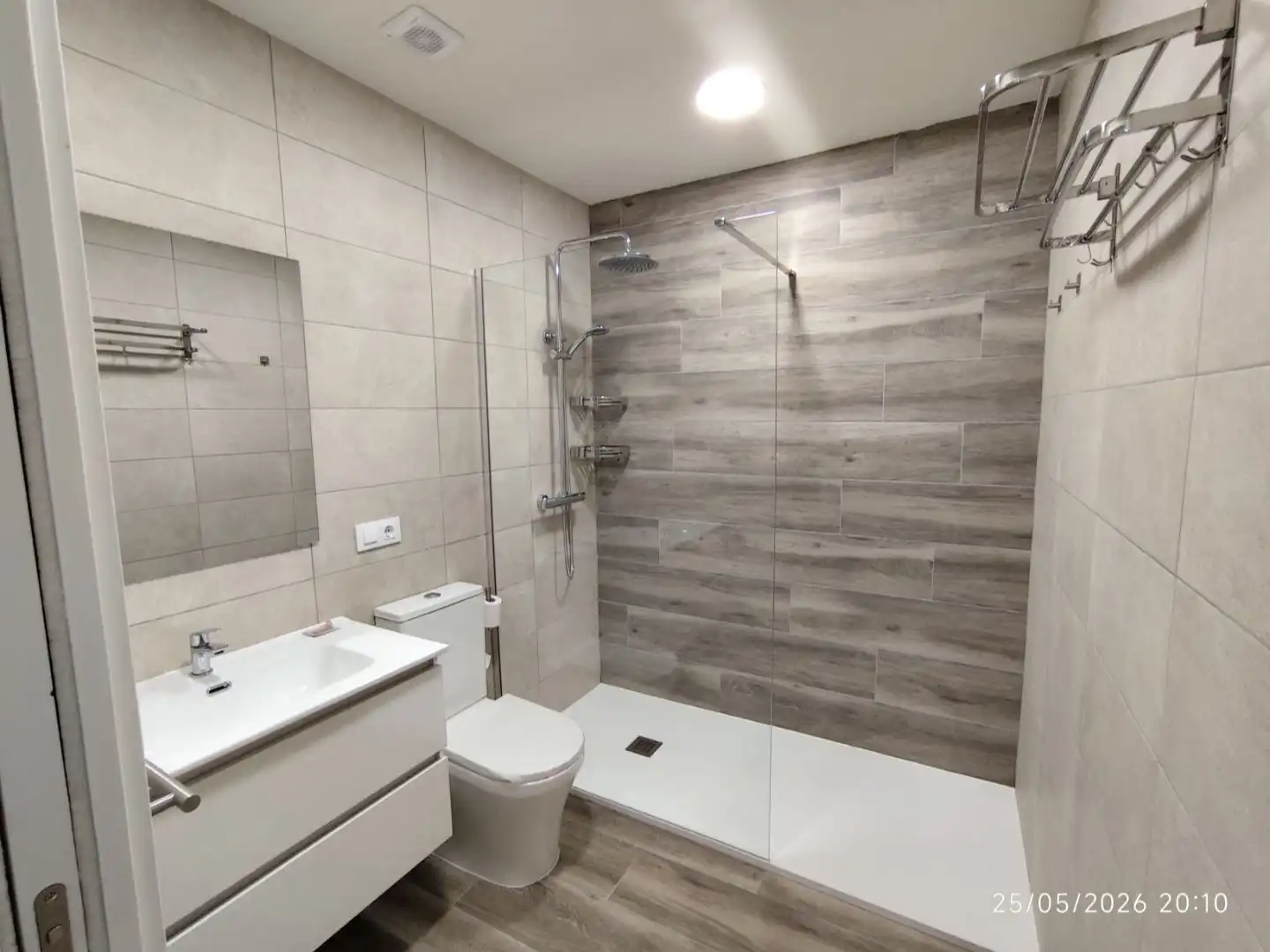 Apartamento de alquiler en Rúa Moreiras, 5, Carballo Baño de Apartamento de alquiler en Carballo con Aire acondicionado, Calefacción y Amueblado