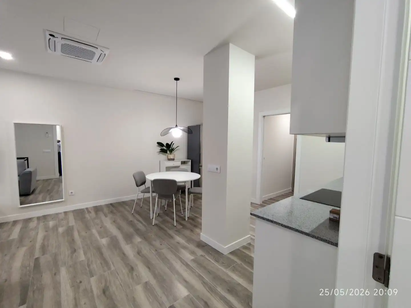 Apartamento de alquiler en Rúa Moreiras, 5, Carballo Comedor de Apartamento de alquiler en Carballo con Aire acondicionado, Calefacción y Amueblado