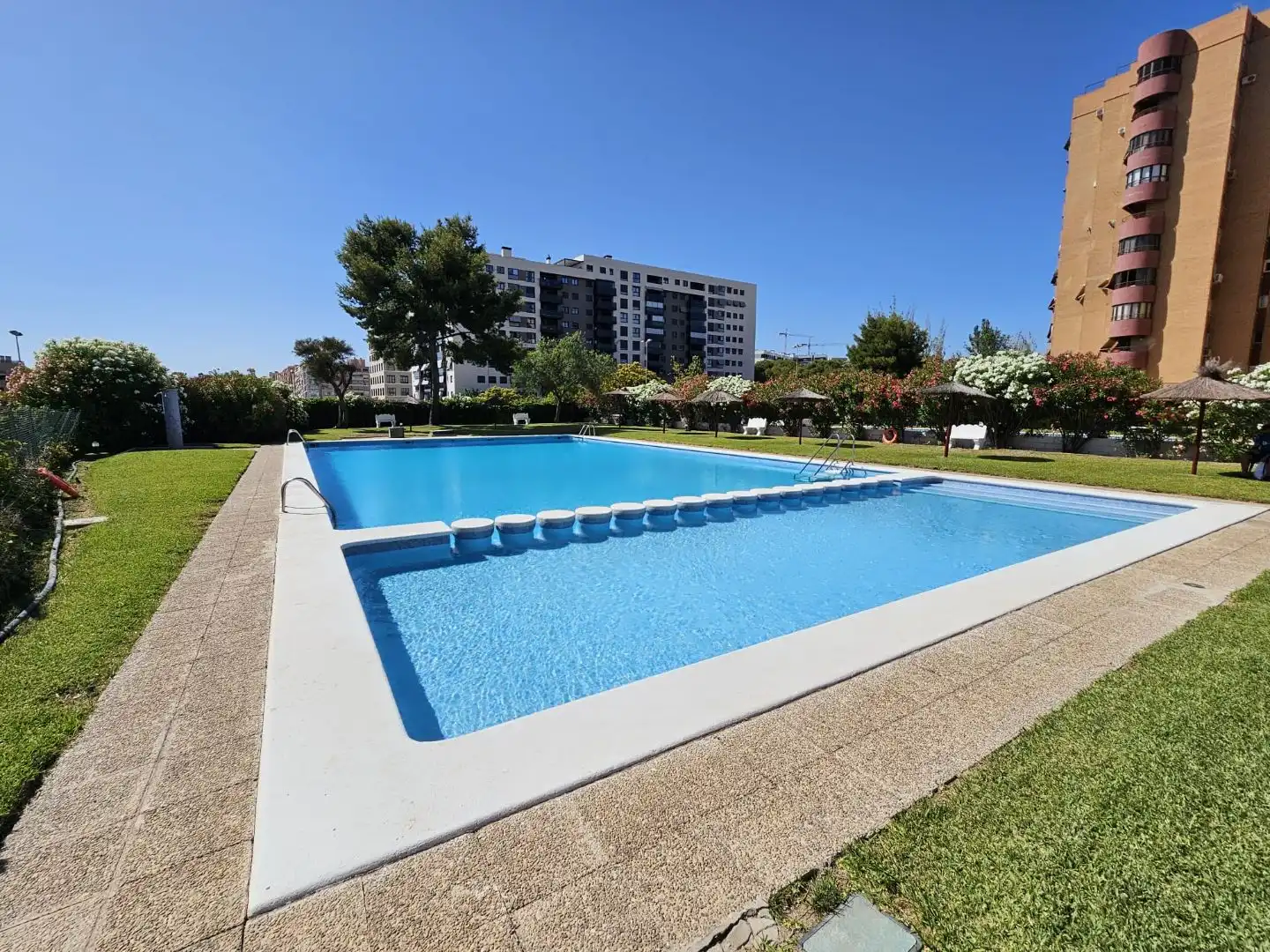 Swimming pool of Flat for sale in Alicante / Alacant  with Air Conditioner, Terrace and Storage room