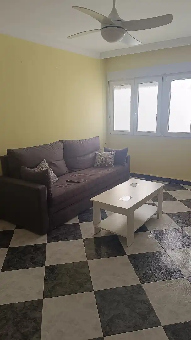 Pis de lloguer a Avenida Amílcar Barca, 15, Asdrúbal - Bahía Blanca Sala d'estar de Pis de lloguer en Cádiz