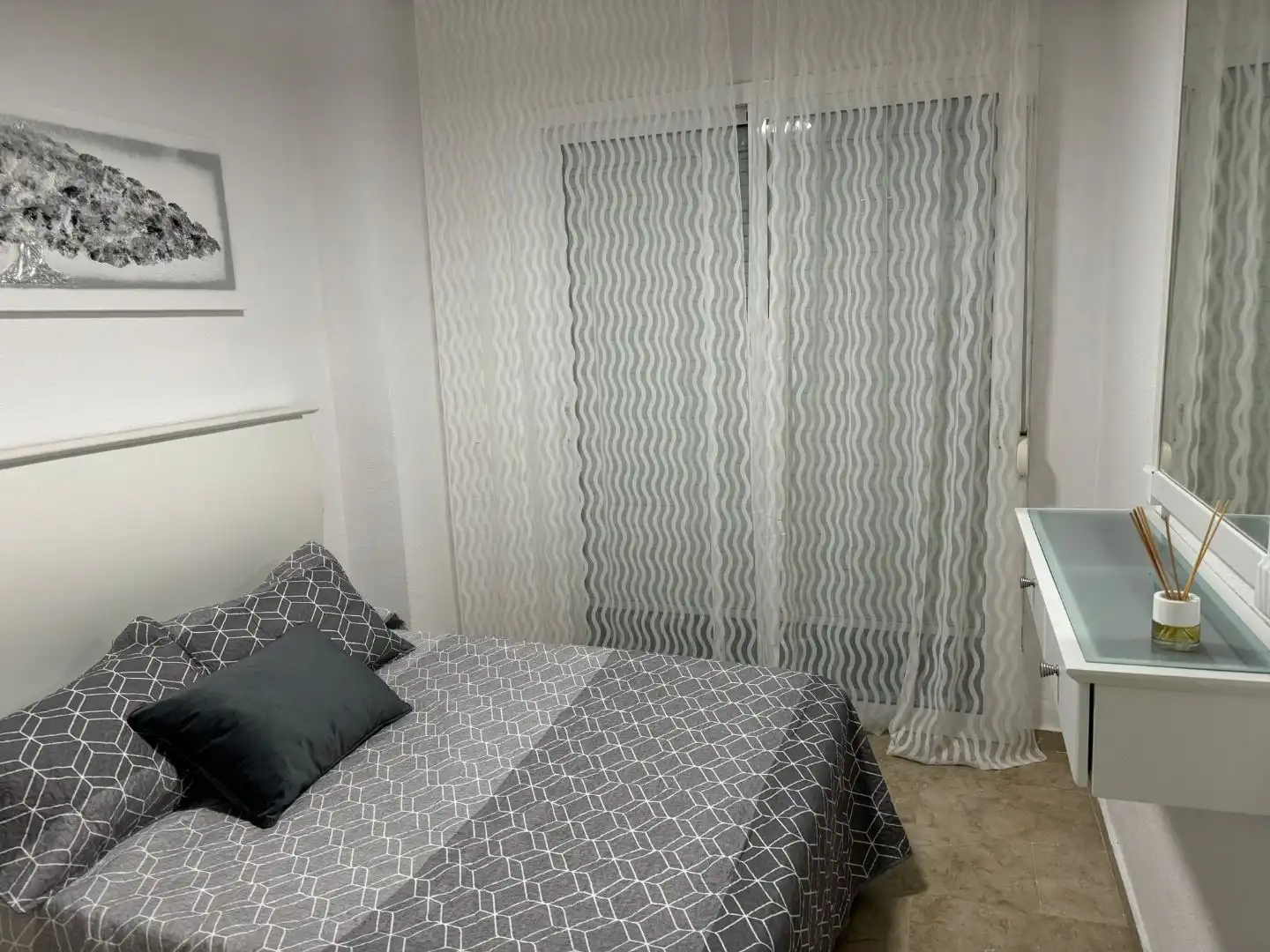 Wohnung zur Miete in Calle Faro, 6, Zona Centro Comercial Torrequebrada Schlafzimmer von Wohnung zur Miete in Benalmádena mit Klimaanlage, Heizung und Terrasse