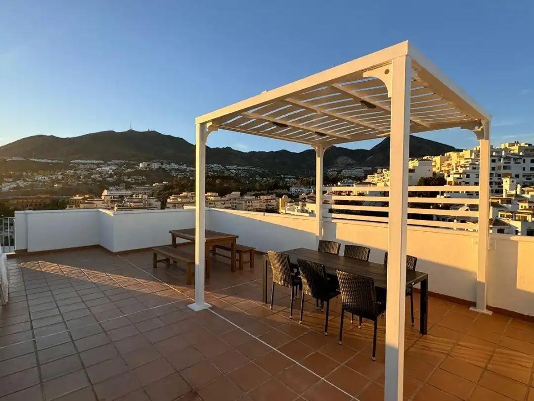 Wohnung zur Miete in Calle Faro, 6, Zona Centro Comercial Torrequebrada Terrasse von Wohnung zur Miete in Benalmádena mit Klimaanlage, Heizung und Terrasse