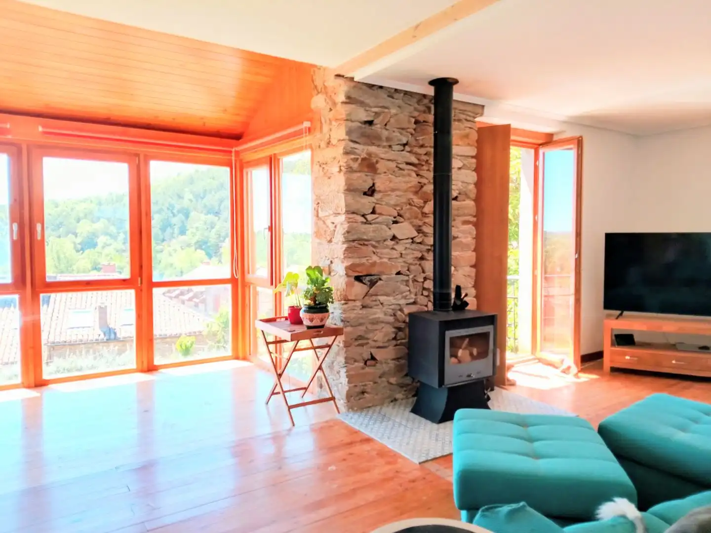 Finca rústica en venta en Santa María de Ordás Sala de estar de Finca rústica en venta en Santa María de Ordás con Calefacción, Jardín privado y Parquet