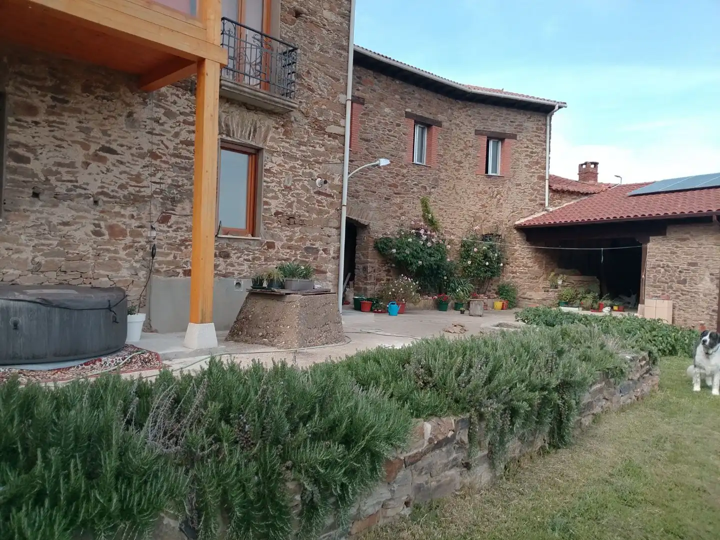 Finca rústica en venta en Santa María de Ordás Vista exterior de Finca rústica en venta en Santa María de Ordás con Calefacción, Jardín privado y Parquet