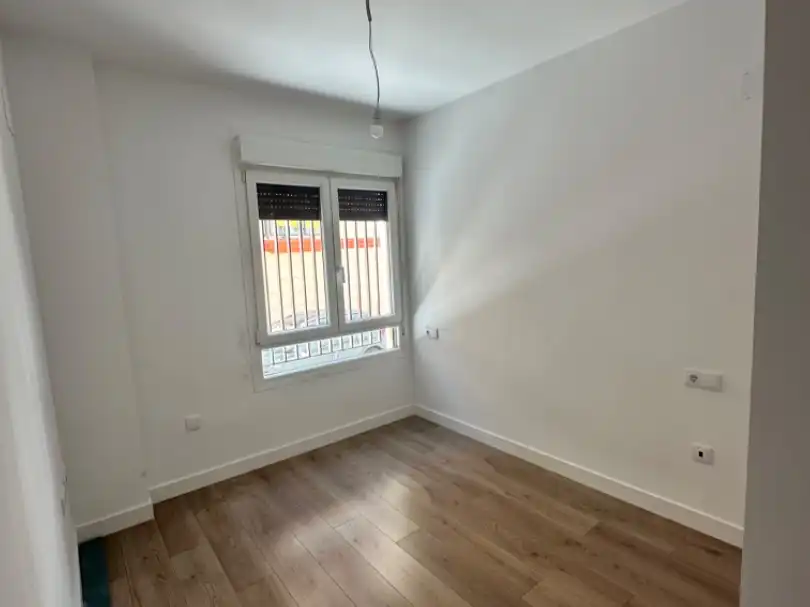 Flat for rent in Madre de Dios Bedroom of Flat for rent in Jerez de la Frontera with Parquet flooring