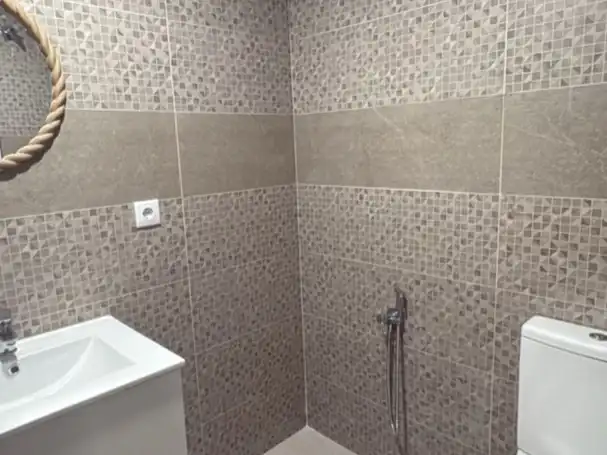 Flat for rent in Madre de Dios Bathroom of Flat for rent in Jerez de la Frontera with Parquet flooring