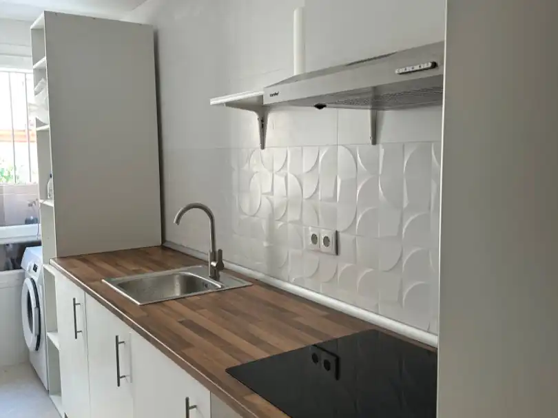 Flat for rent in Madre de Dios Kitchen of Flat for rent in Jerez de la Frontera with Parquet flooring