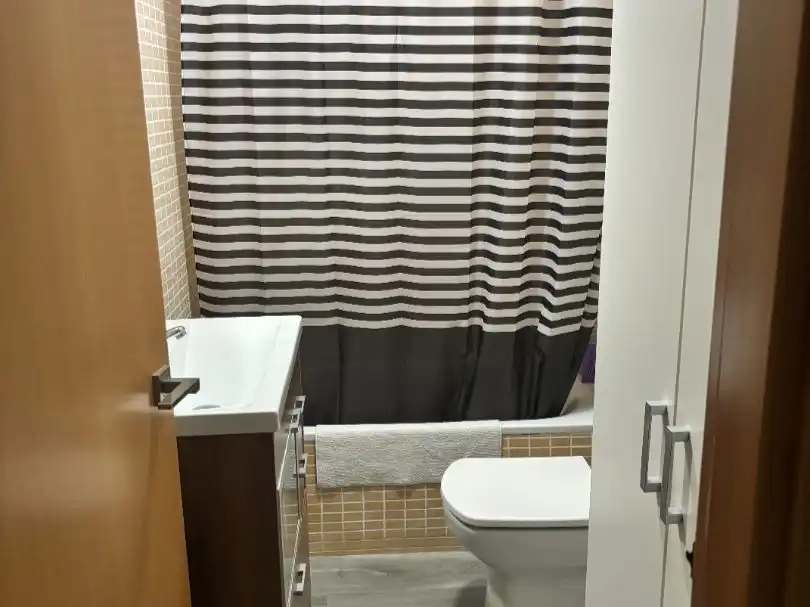 Dúplex de alquiler en Carrer de Tarragona, 7, Sant Pere Nord Baño de Dúplex de alquiler en Terrassa con Aire acondicionado, Parquet y Terraza