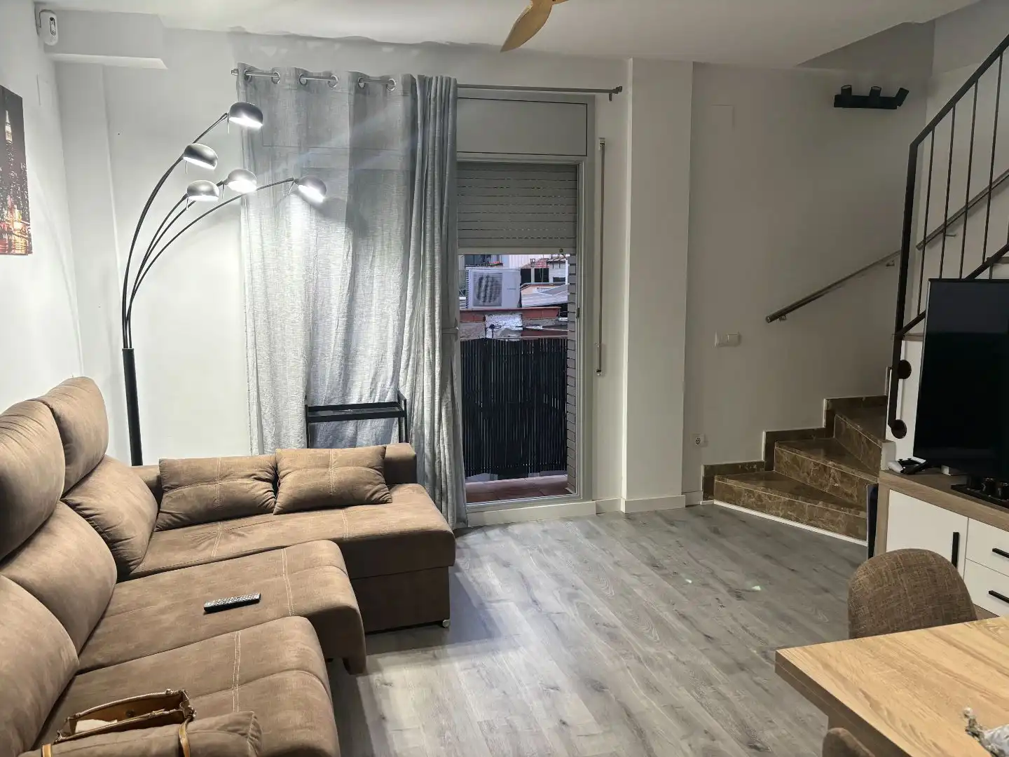 Dúplex de alquiler en Carrer de Tarragona, 7, Sant Pere Nord Sala de estar de Dúplex de alquiler en Terrassa con Aire acondicionado, Parquet y Terraza