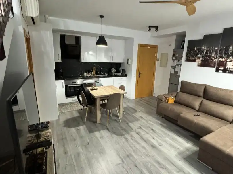 Dúplex de alquiler en Carrer de Tarragona, 7, Sant Pere Nord Cocina de Dúplex de alquiler en Terrassa con Aire acondicionado, Parquet y Terraza