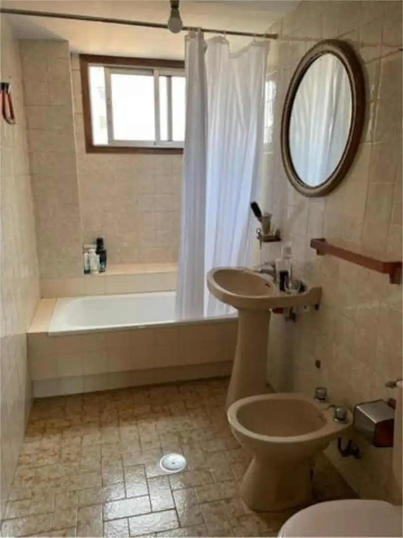 Baño de Piso de alquiler en Vigo  con Jardín privado, Terraza y Amueblado