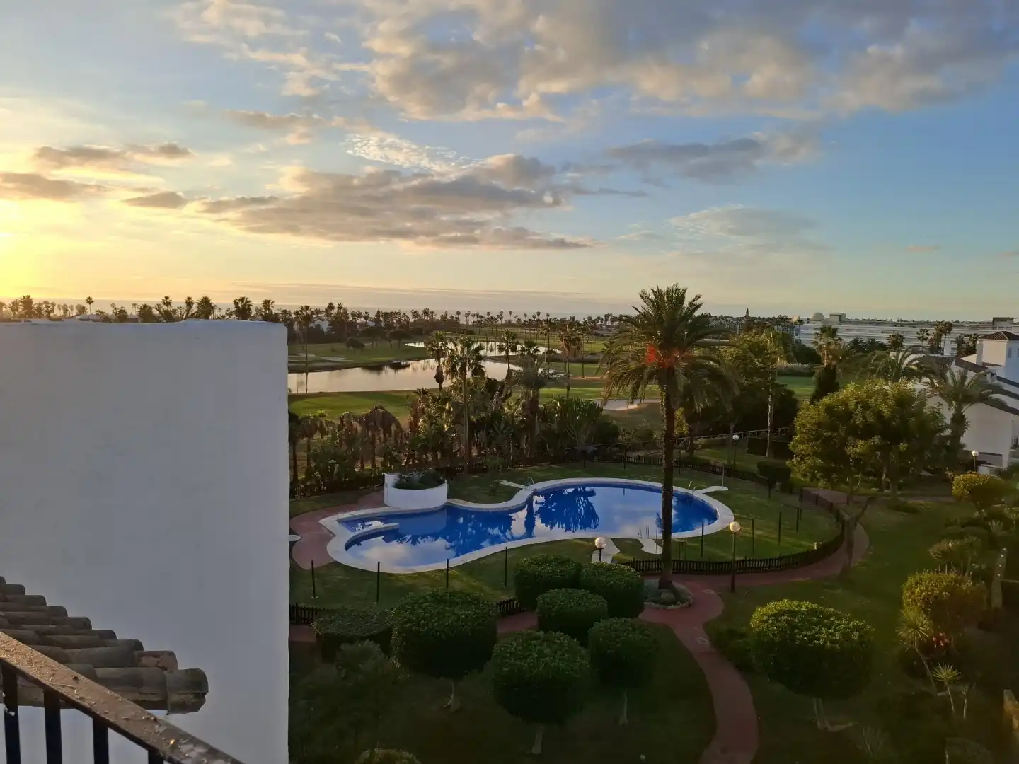 Wohnung zum Verkauf in Avenida Reina Sofía, 7, Costa Ballena Golf Außenansicht von Wohnung zum Verkauf in Rota mit Terrasse, Schwimmbad und Balkon